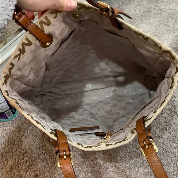 Michael Kor Tote - Picture 5 of 9